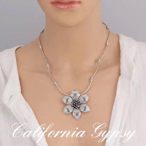 Bohemian Silver Floral Pendant Necklace - Picture 2 of 5